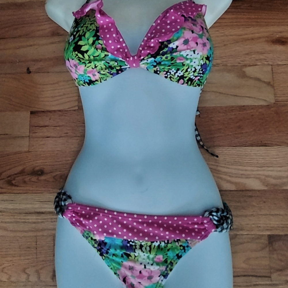 Cute bikini 👙